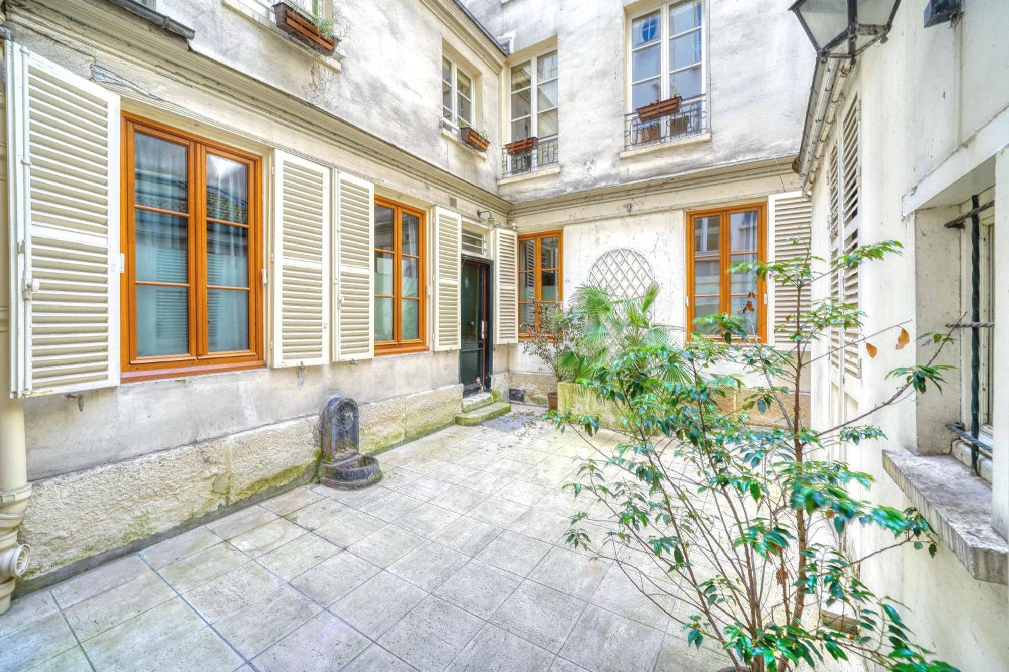 パリLuxurious Flat In Saint-Germain-Des-Presアパートメント エクステリア 写真