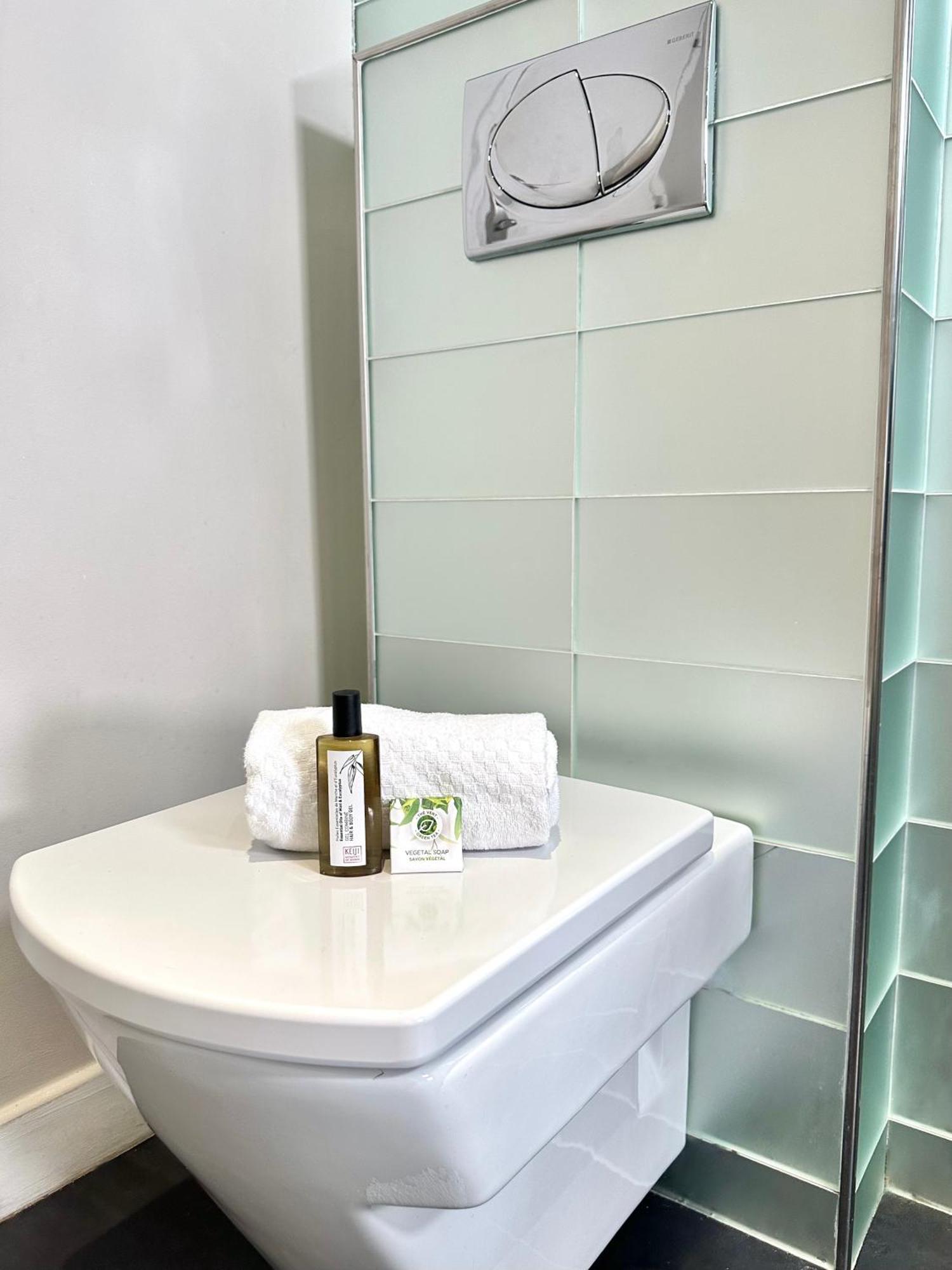 パリLuxurious Flat In Saint-Germain-Des-Presアパートメント エクステリア 写真