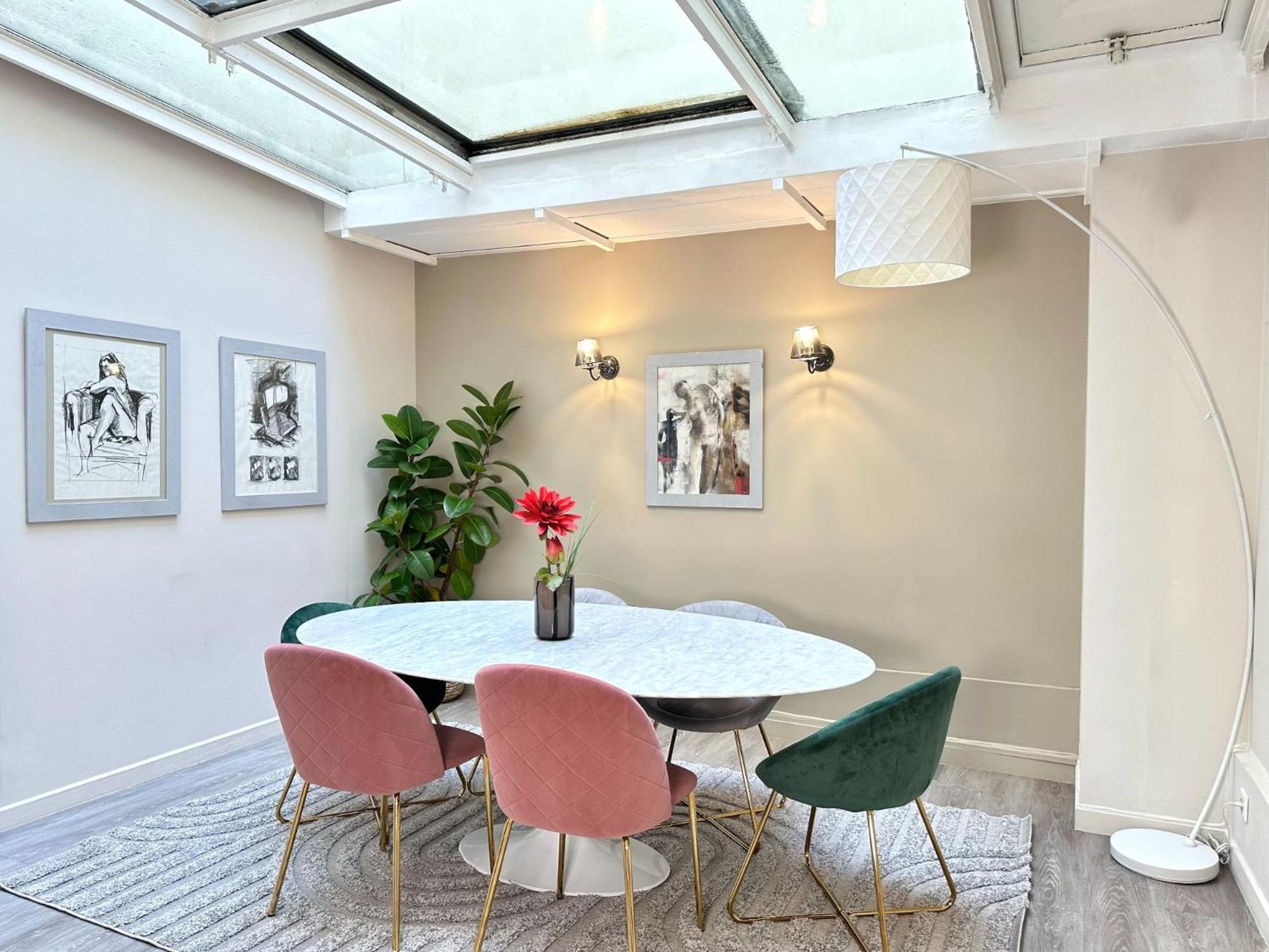 パリLuxurious Flat In Saint-Germain-Des-Presアパートメント エクステリア 写真
