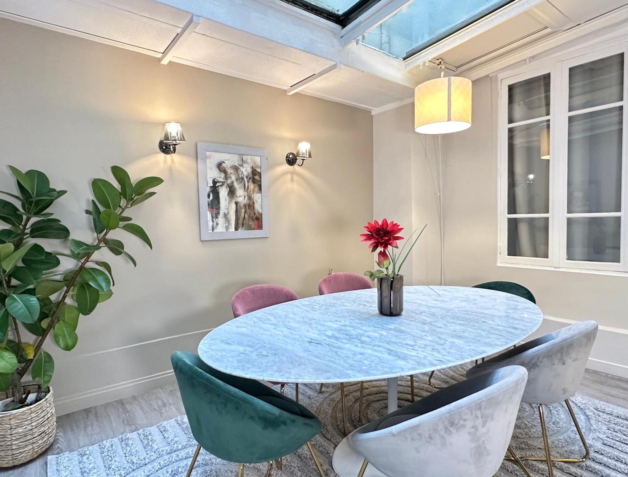 パリLuxurious Flat In Saint-Germain-Des-Presアパートメント エクステリア 写真