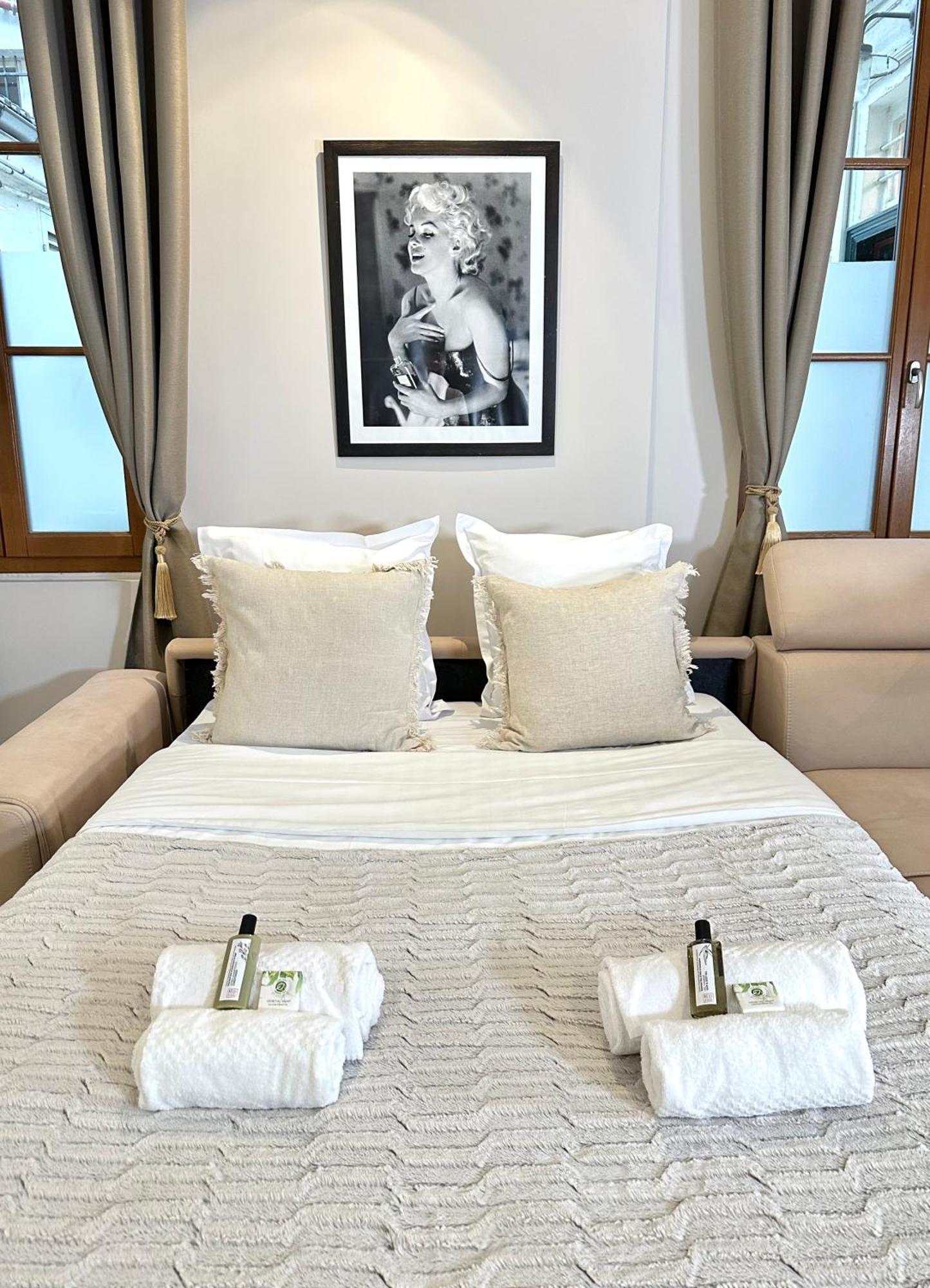 パリLuxurious Flat In Saint-Germain-Des-Presアパートメント エクステリア 写真