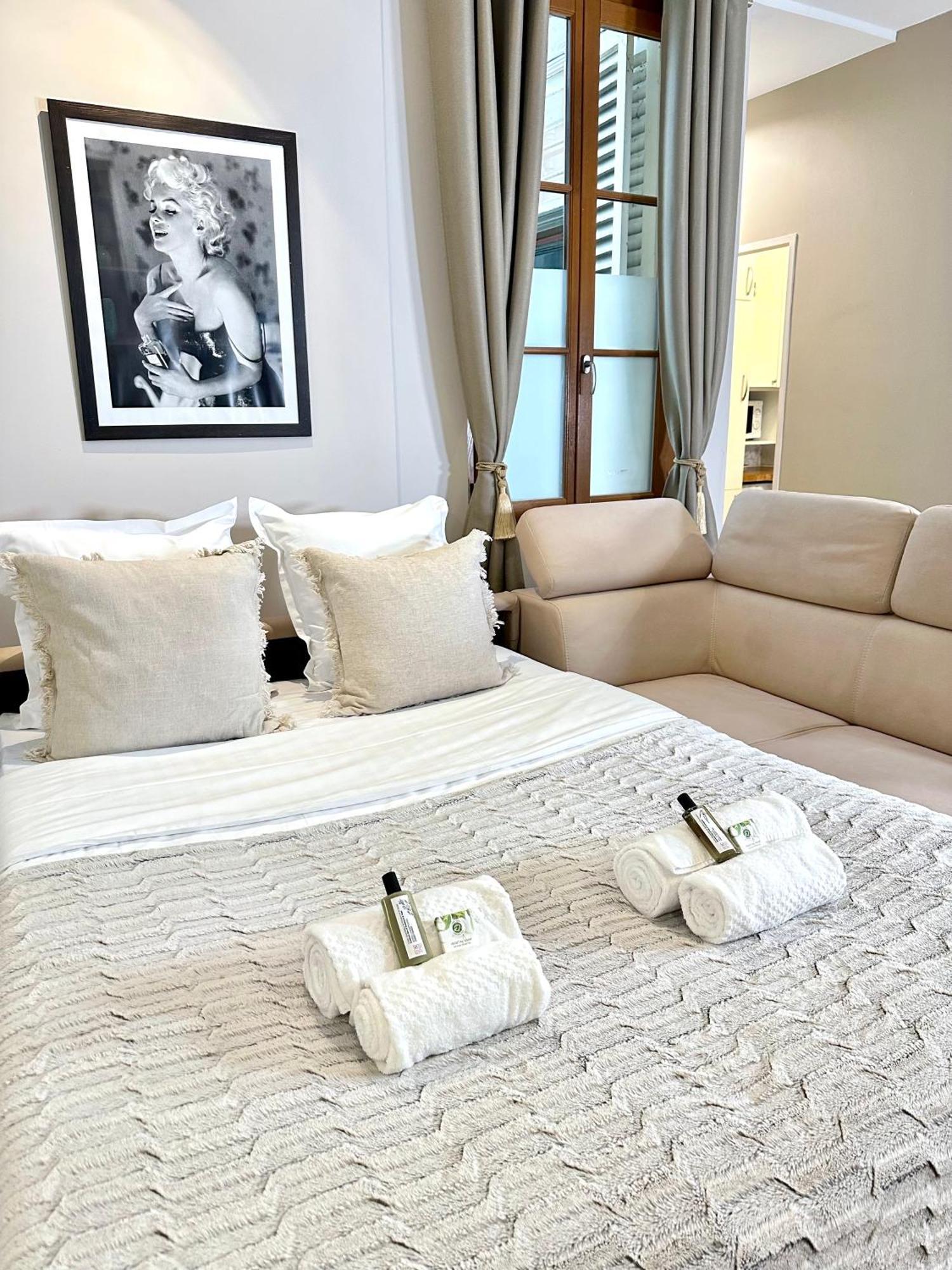 パリLuxurious Flat In Saint-Germain-Des-Presアパートメント エクステリア 写真