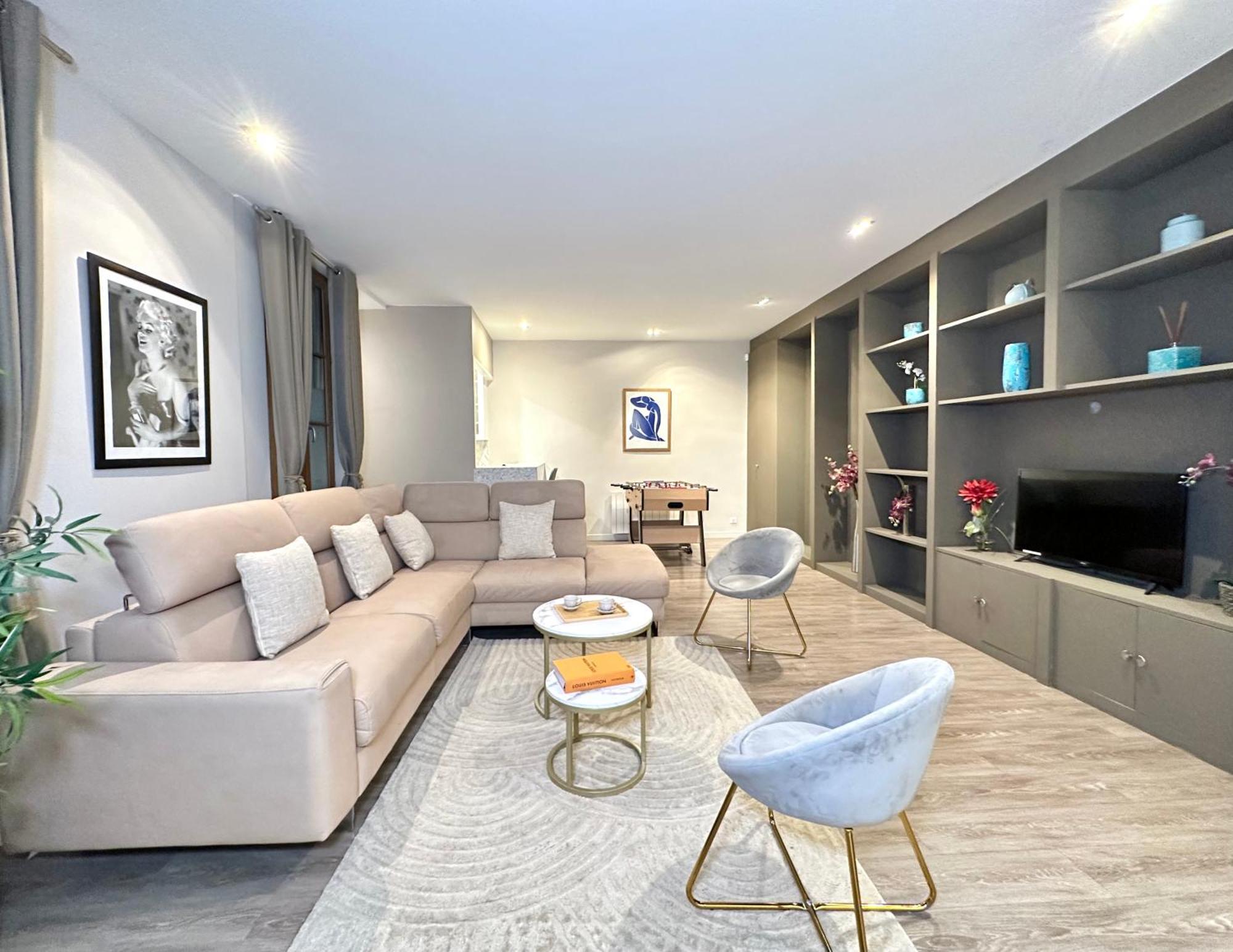 パリLuxurious Flat In Saint-Germain-Des-Presアパートメント エクステリア 写真