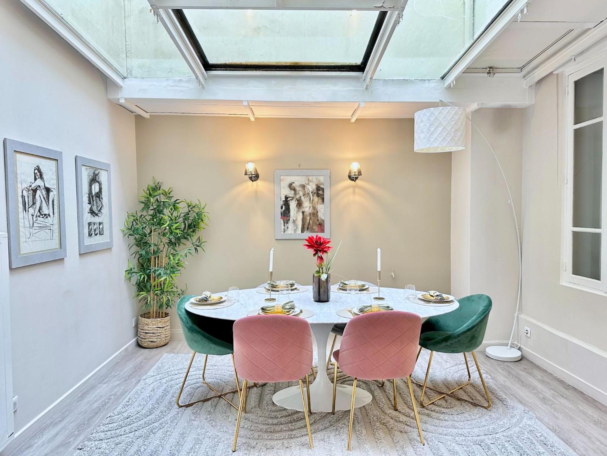 パリLuxurious Flat In Saint-Germain-Des-Presアパートメント エクステリア 写真