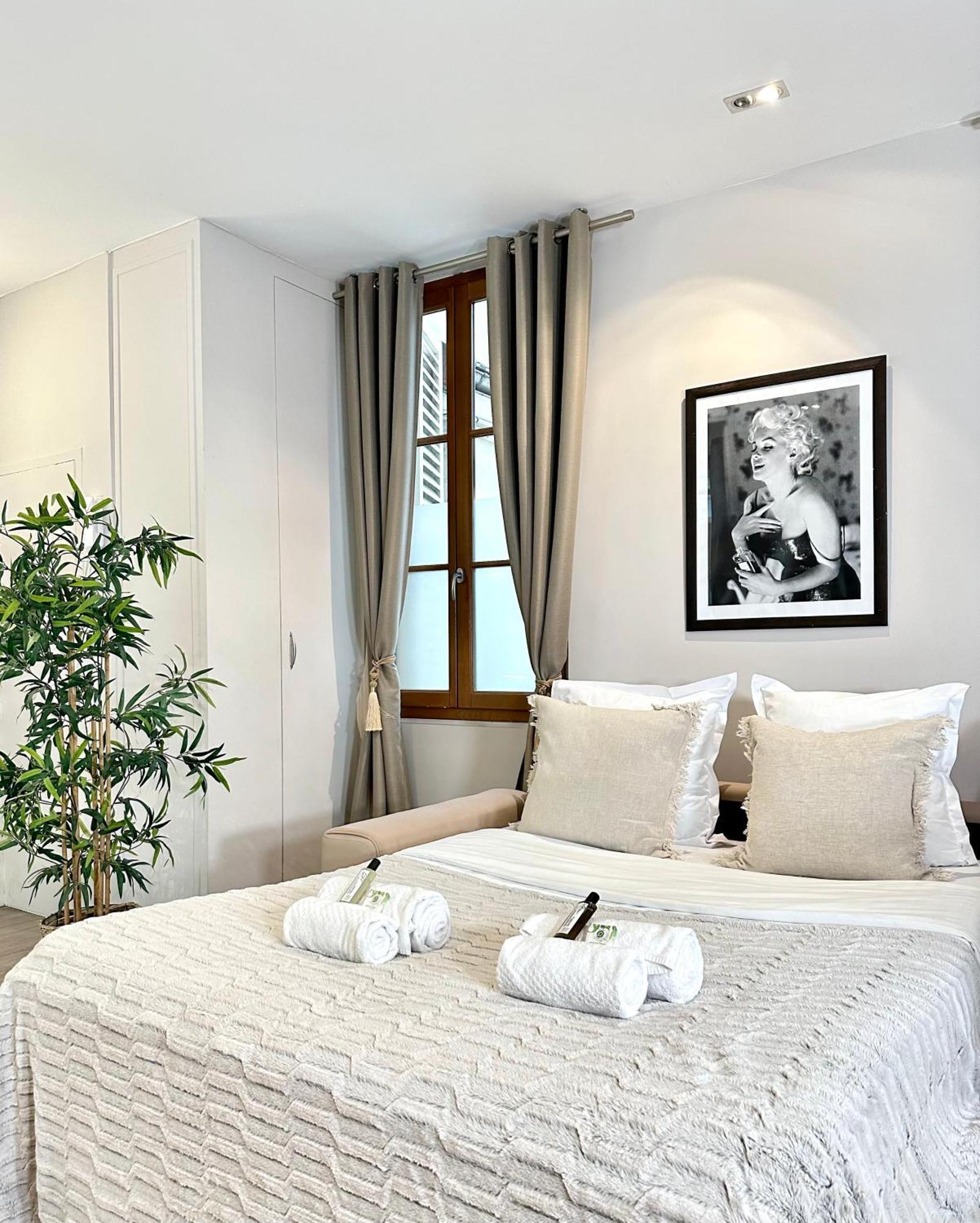 パリLuxurious Flat In Saint-Germain-Des-Presアパートメント エクステリア 写真