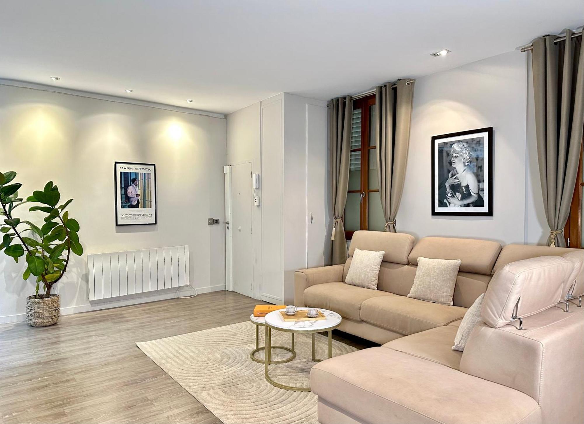 パリLuxurious Flat In Saint-Germain-Des-Presアパートメント エクステリア 写真