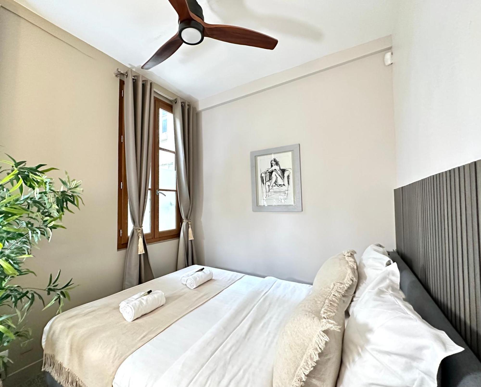 パリLuxurious Flat In Saint-Germain-Des-Presアパートメント エクステリア 写真